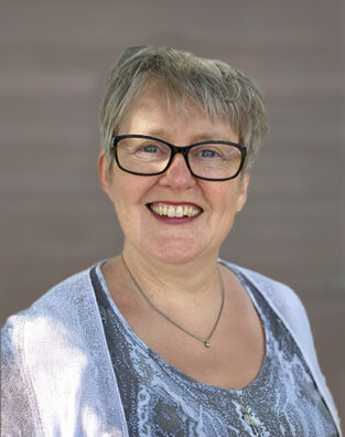 Photo of Julie Warneck